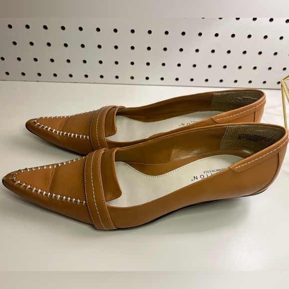 Kenneth Cole Reaction Tan Leather Kitten Heels Y2K White Contrast Stitching 7.5 - Picture 9 of 16